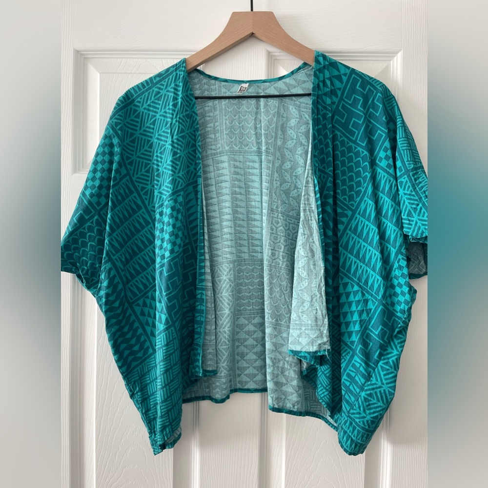 Hawaii’s Finest women’s kimono cardigan